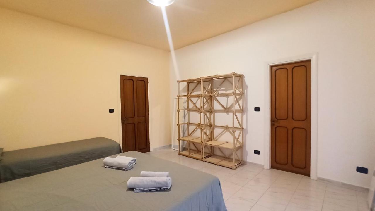 Casa Base Hotel Бари Екстериор снимка