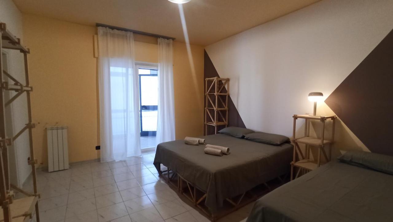 Casa Base Hotel Бари Екстериор снимка