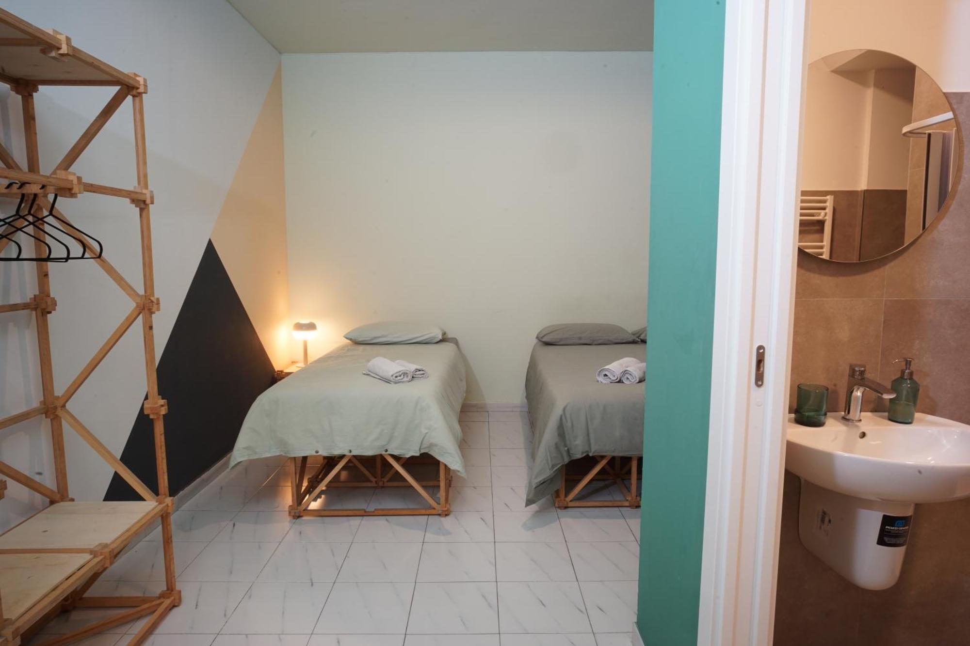 Casa Base Hotel Бари Екстериор снимка
