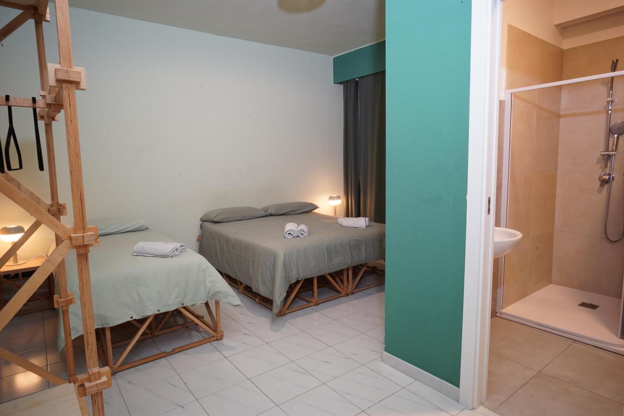 Casa Base Hotel Бари Екстериор снимка
